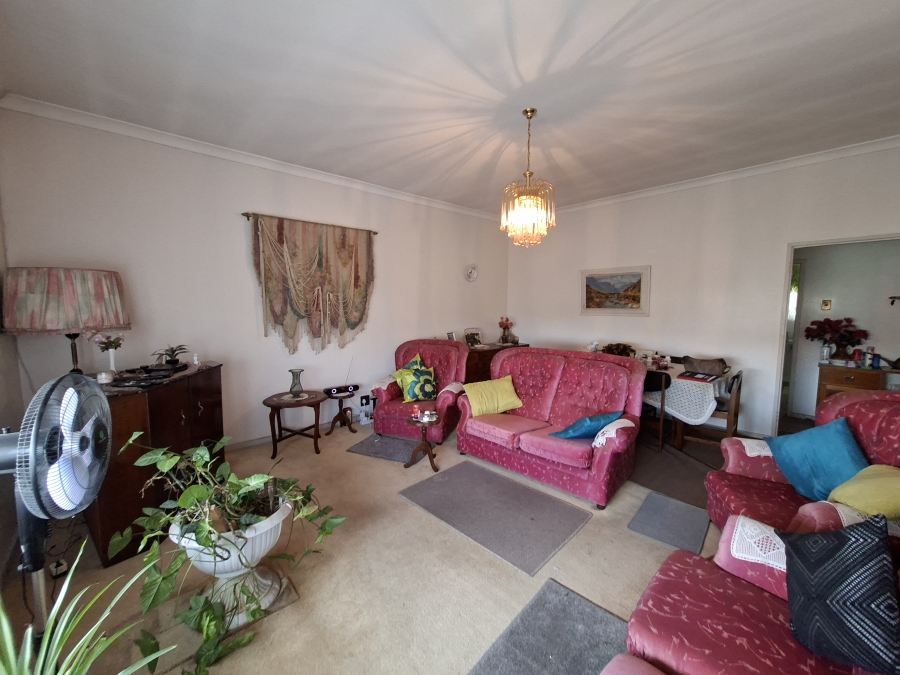 2 Bedroom Property for Sale in Uitenhage Central Eastern Cape